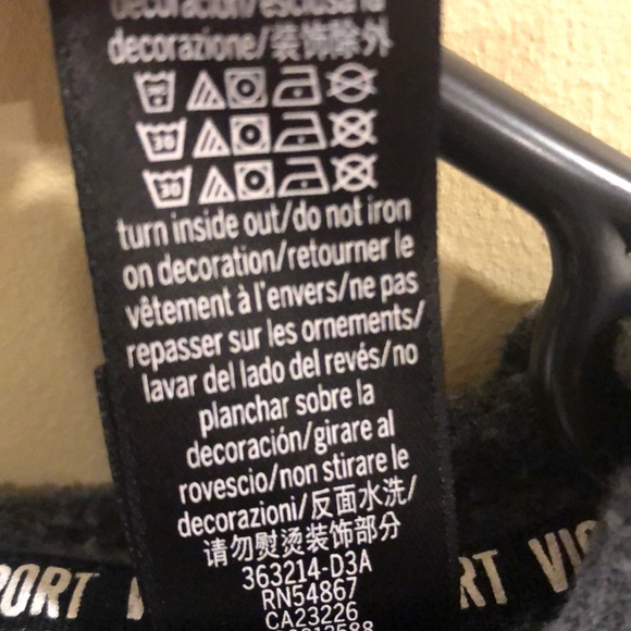 Victoria Sport Zip Up hoodie - Picture 7 of 7